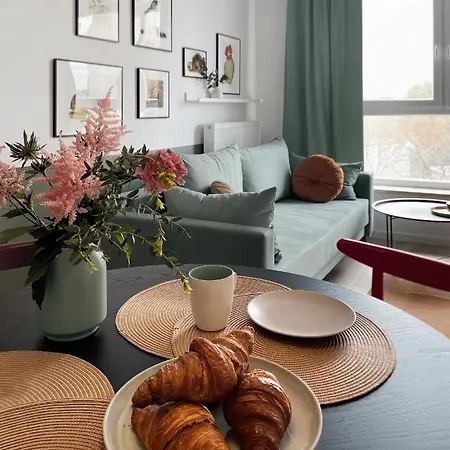 Apartment Lemur